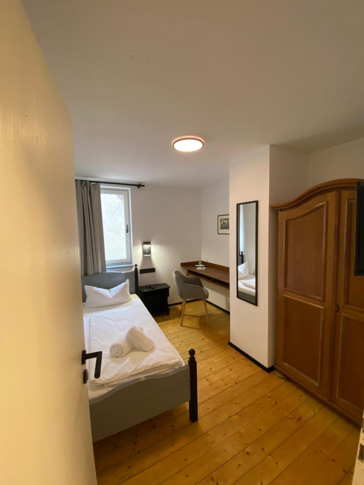 Gasthof Zum Goldenen Schiff - Lehm, Stil & Altstadtflair Marktbreit Eksteriør billede