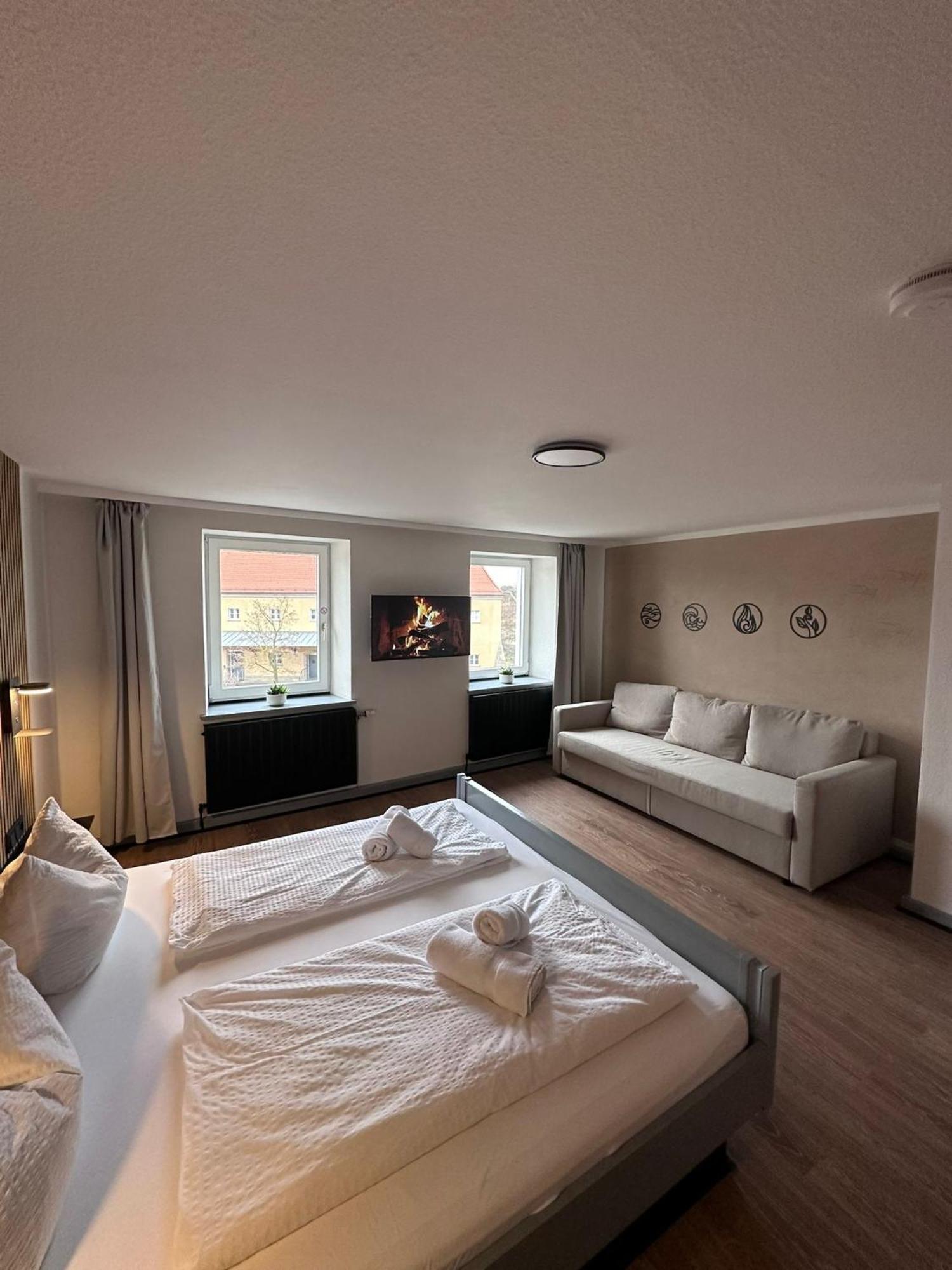 Gasthof Zum Goldenen Schiff - Lehm, Stil & Altstadtflair Marktbreit Eksteriør billede