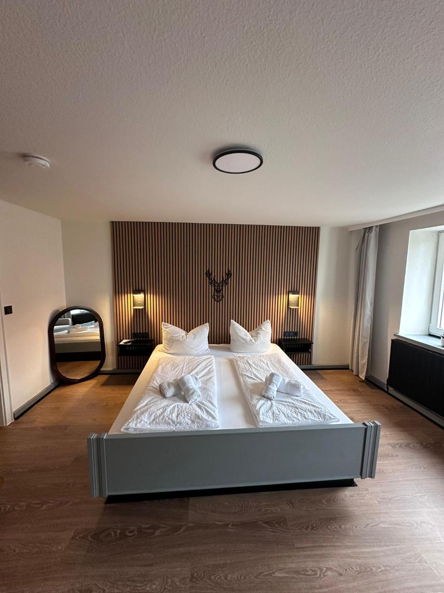 Gasthof Zum Goldenen Schiff - Lehm, Stil & Altstadtflair Marktbreit Eksteriør billede