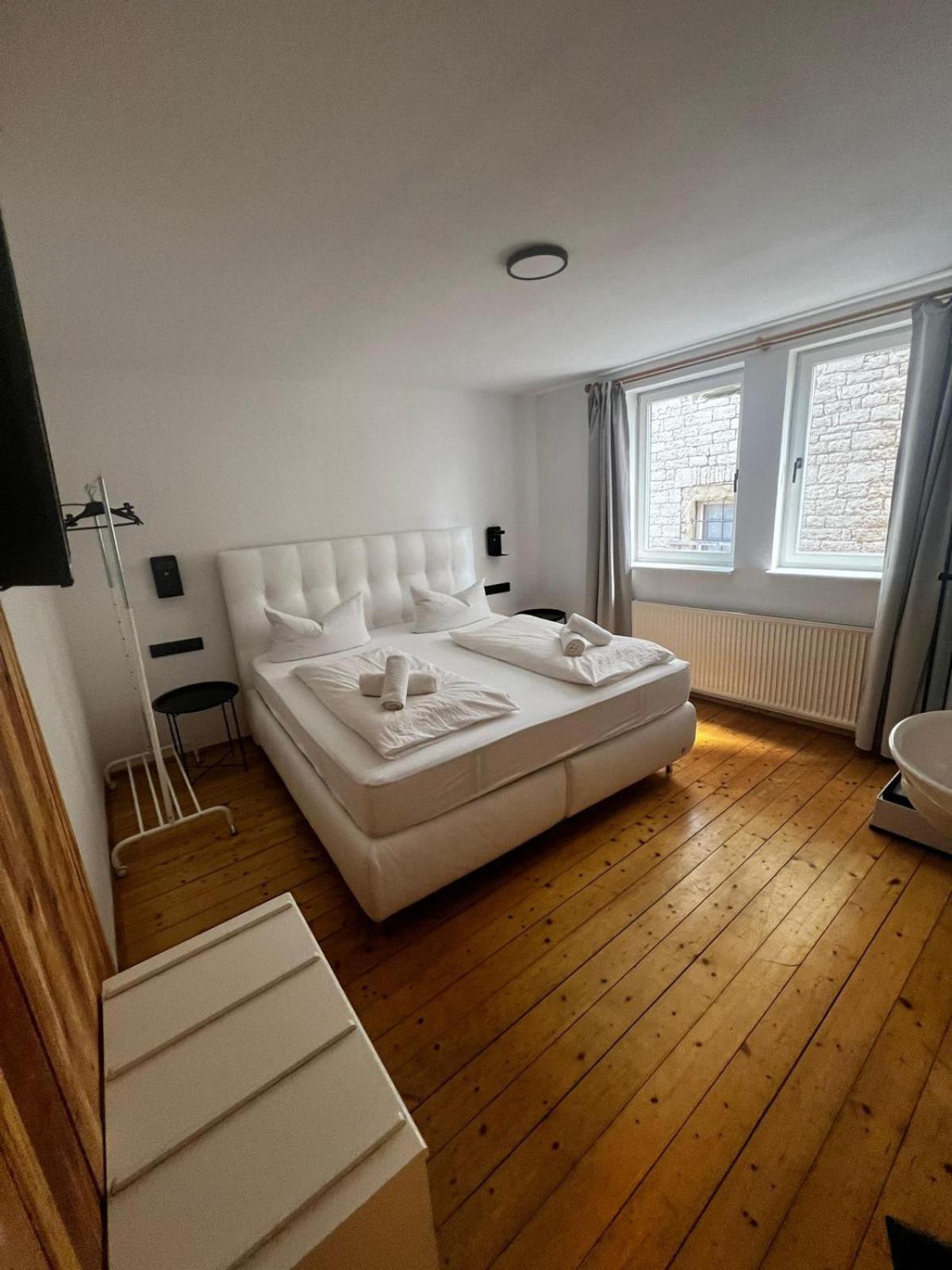 Gasthof Zum Goldenen Schiff - Lehm, Stil & Altstadtflair Marktbreit Eksteriør billede